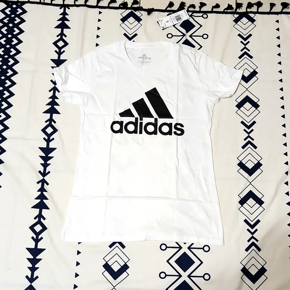 ADIDAS BASIC TEE - Picture 1 of 2